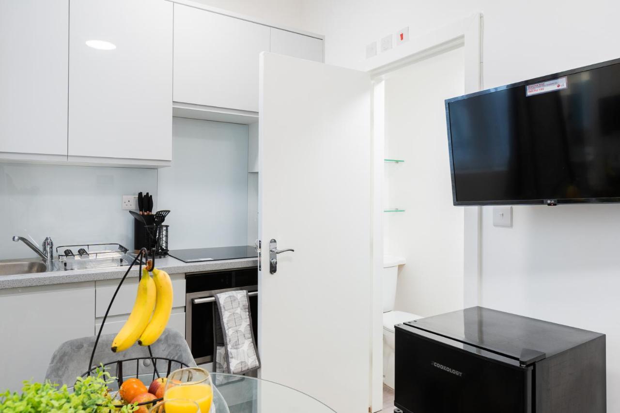 Large Studio Apartment 30 Mins To Oxford Street Лондон Екстериор снимка